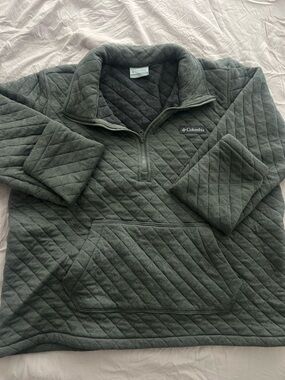 Grey Quilted Pullover with Pocket- Columbia Sportswear Company- Size L